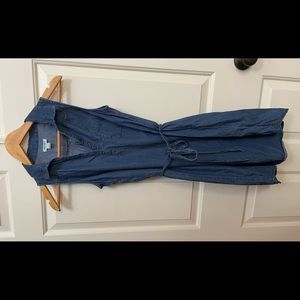 Old Navy casual cute collared denim tie-waist dress.